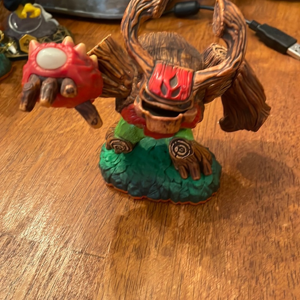 Skylander giant